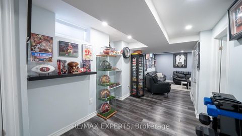 Photo 16 at 111 Argento Crescent, Vellore Village, Vaughan