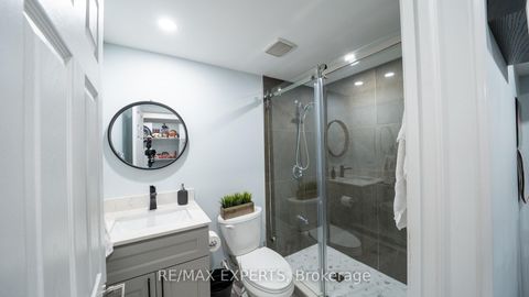 Photo 17 at 111 Argento Crescent, Vellore Village, Vaughan