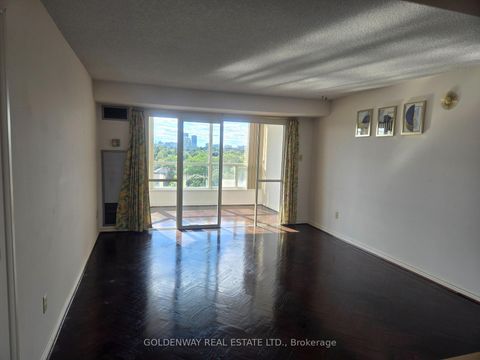 Photo 2 at 1012 - 7300 Yonge Street, Yorkhill, Vaughan
