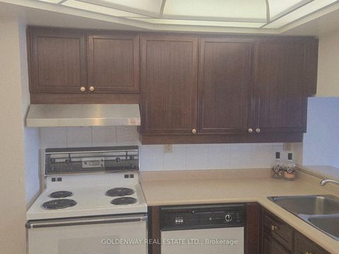 Photo 17 at 1012 - 7300 Yonge Street, Yorkhill, Vaughan