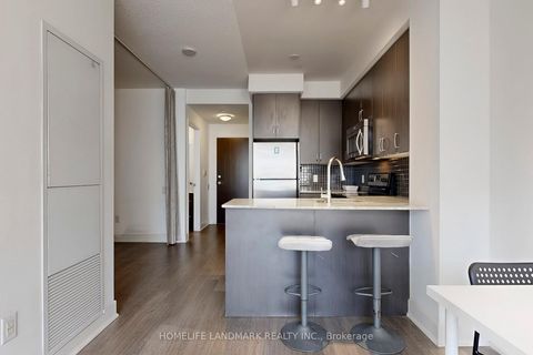 Photo 16 at 513 - 7608 Yonge Street, Yorkhill, Vaughan