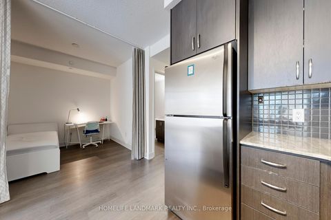 Photo 21 at 513 - 7608 Yonge Street, Yorkhill, Vaughan