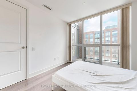 Photo 23 at 513 - 7608 Yonge Street, Yorkhill, Vaughan