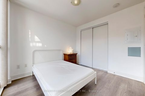 Photo 24 at 513 - 7608 Yonge Street, Yorkhill, Vaughan