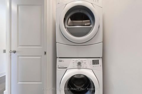 Photo 31 at 513 - 7608 Yonge Street, Yorkhill, Vaughan