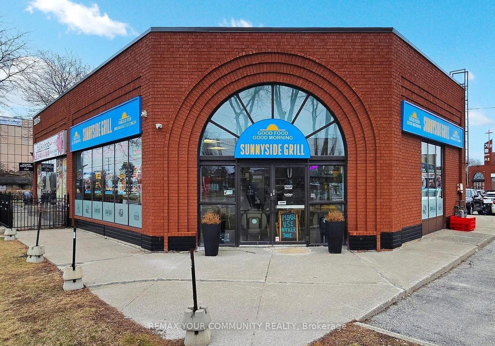 2777 Steeles Avenue W, York University Heights, Toronto photo number 2