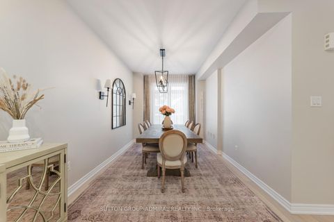 Photo 4 at 5 Millhouse Court, Patterson, Vaughan