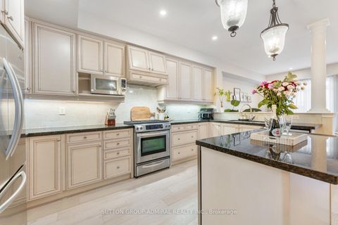 Photo 7 at 5 Millhouse Court, Patterson, Vaughan