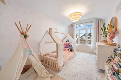 Photo 24 at 5 Millhouse Court, Patterson, Vaughan