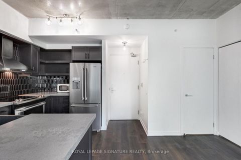 Photo 3 at 811 - 150 East Liberty Street, Niagara, Toronto