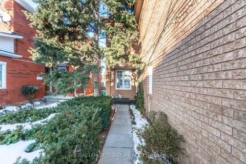 Photo 2 at 6945 Gracefield Drive, Lisgar, Mississauga