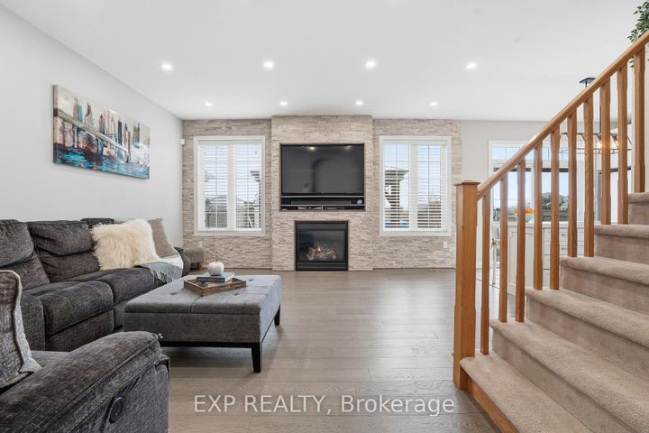 Photo 9 at 41 Monza Drive, Winona Park, Hamilton