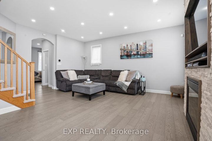 Photo 11 at 41 Monza Drive, Winona Park, Hamilton