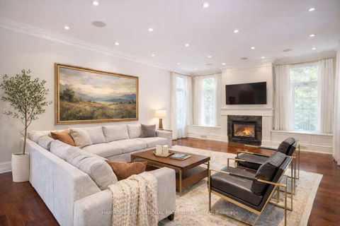 Photo 4 at 1 Ridgecross Road, Humber Valley, Toronto