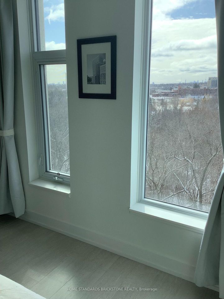 Photo 11 at 733 - 25 Adra Grado Way, Bayview Village, Toronto