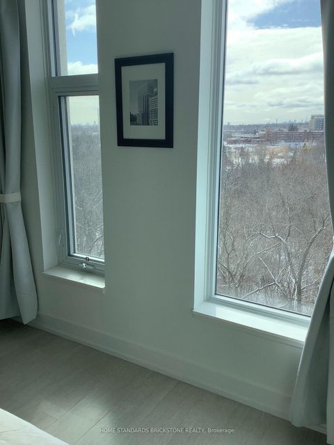 Photo 11 at 733 - 25 Adra Grado Way, Bayview Village, Toronto