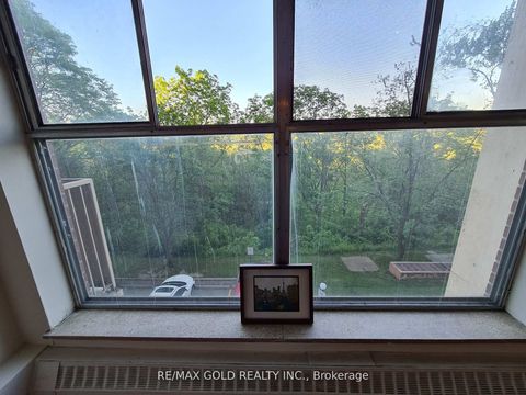 Photo 16 at 405 - 335 Driftwood Avenue, Black Creek, Toronto