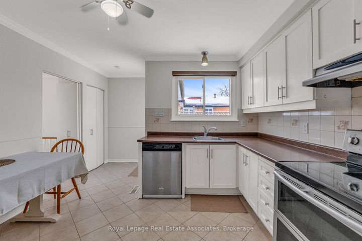 Photo 12 at 56 Brookland Drive, Avondale, Brampton