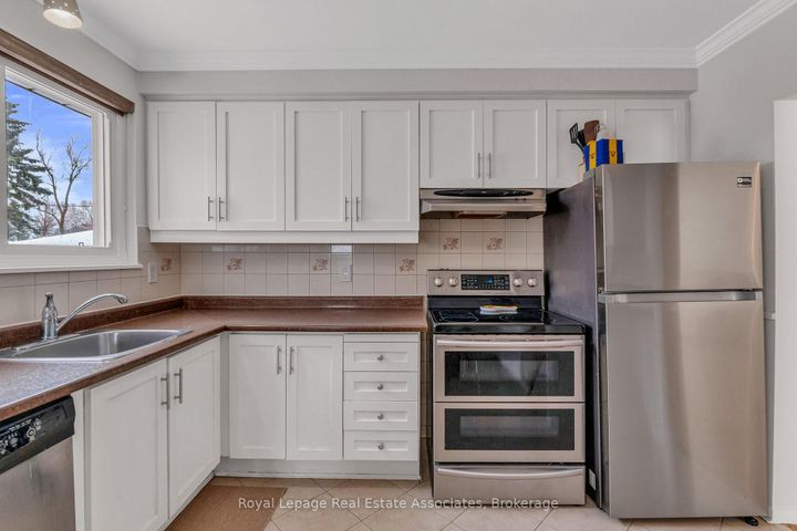 Photo 14 at 56 Brookland Drive, Avondale, Brampton