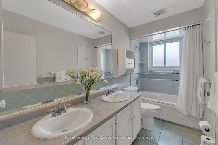 Photo 24 at 56 Brookland Drive, Avondale, Brampton