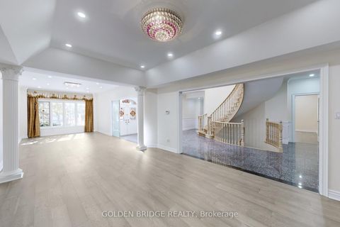 Photo 3 at 57 Cassandra Crescent, Bayview Hill, Richmond Hill