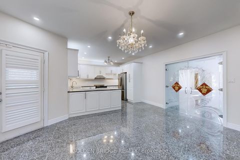 Photo 8 at 57 Cassandra Crescent, Bayview Hill, Richmond Hill