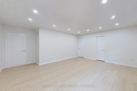 Photo 33 at 57 Cassandra Crescent, Bayview Hill, Richmond Hill