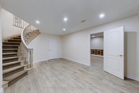 Photo 39 at 57 Cassandra Crescent, Bayview Hill, Richmond Hill