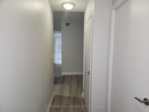 Photo 9 at 301 - 15 Bruyeres Mews, Niagara, Toronto