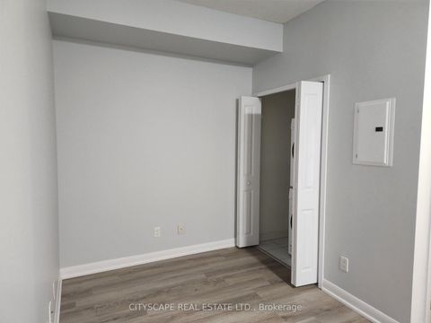 Photo 12 at 301 - 15 Bruyeres Mews, Niagara, Toronto