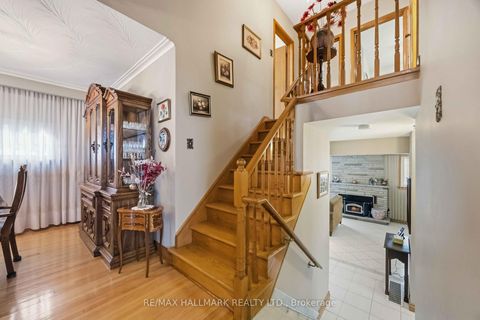 Photo 9 at 47 Paulvale Crescent, York University Heights, Toronto