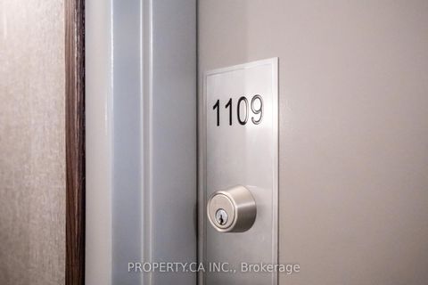 Photo 10 at 1109 - 7601 Bathurst Street, Yorkhill, Vaughan