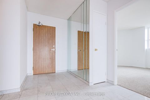 Photo 11 at 1109 - 7601 Bathurst Street, Yorkhill, Vaughan