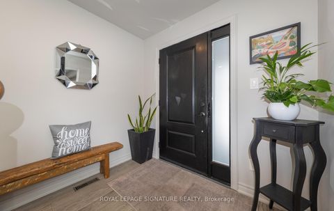 Photo 2 at 6 Deerbrook Trail, L'Amoreaux, Toronto