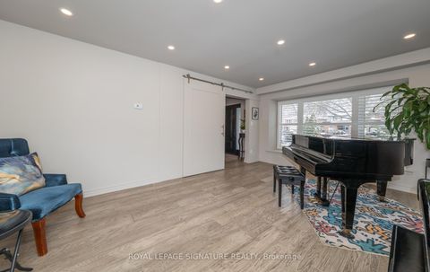 Photo 6 at 6 Deerbrook Trail, L'Amoreaux, Toronto