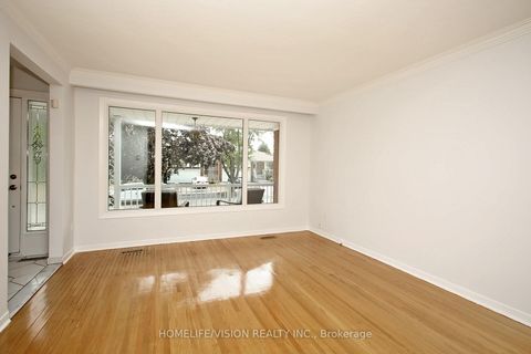 Photo 11 at 64 Orangewood Crescent, L'Amoreaux, Toronto