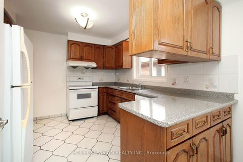 Photo 15 at 64 Orangewood Crescent, L'Amoreaux, Toronto