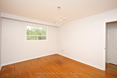 Photo 18 at 64 Orangewood Crescent, L'Amoreaux, Toronto