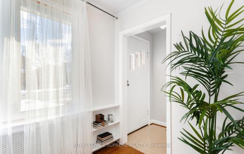 Photo 2 at 14 East Drive, Smythe, Toronto