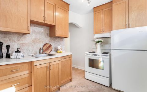 Photo 11 at 14 East Drive, Smythe, Toronto