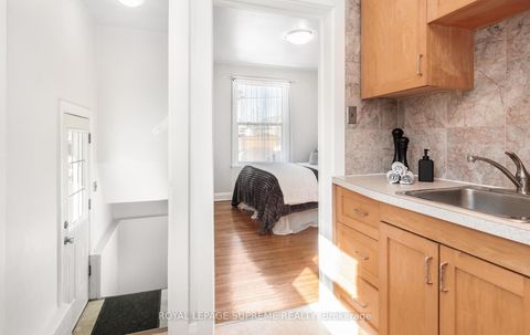 Photo 13 at 14 East Drive, Smythe, Toronto