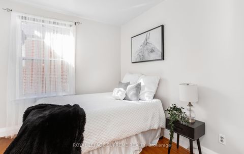 Photo 17 at 14 East Drive, Smythe, Toronto