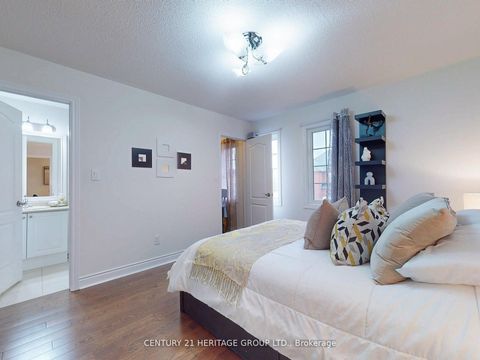 Photo 32 at 1062 Blackhall Crescent, Wyndham, Newmarket