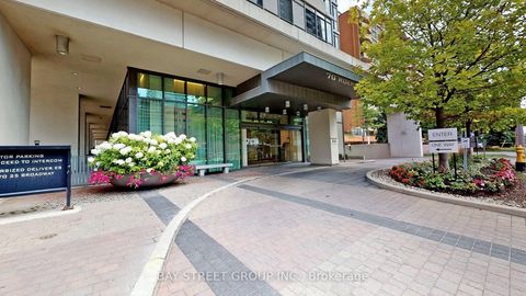 Photo 2 at 212 - 70 Roehampton Avenue, Mount Pleasant West, Toronto