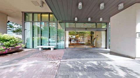 Photo 3 at 212 - 70 Roehampton Avenue, Mount Pleasant West, Toronto