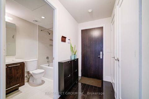 Photo 8 at 212 - 70 Roehampton Avenue, Mount Pleasant West, Toronto