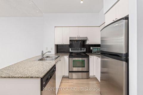 Photo 6 at 223 - 231 Fort York Boulevard, Niagara, Toronto