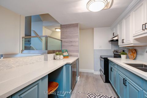 Photo 11 at 20 - 1666 Queen Street E, Woodbine Corridor, Toronto