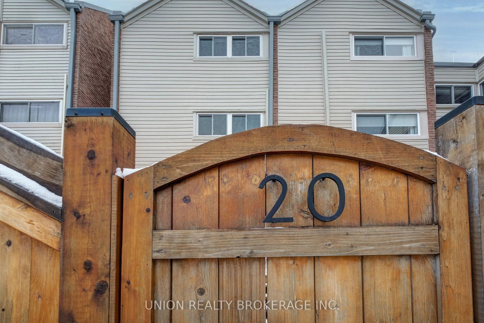 20 - 1666 Queen Street E, Woodbine Corridor, Toronto 