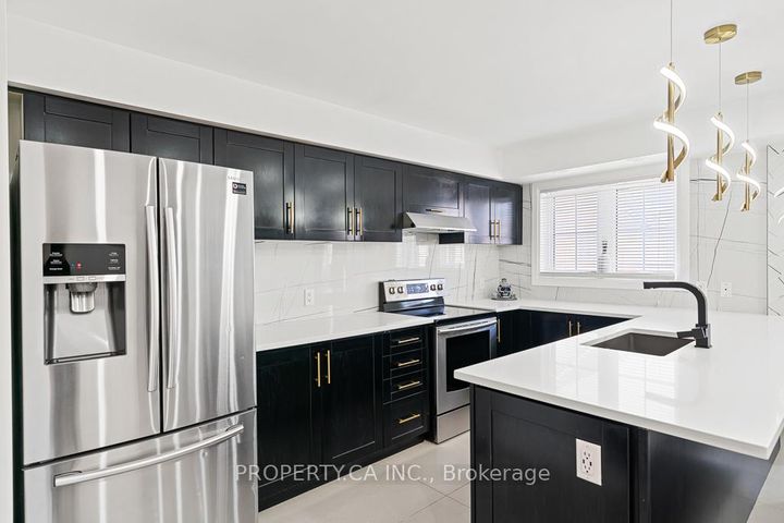 Photo 8 at 113 - 2441 Greenwich Drive, WM Westmount, Oakville